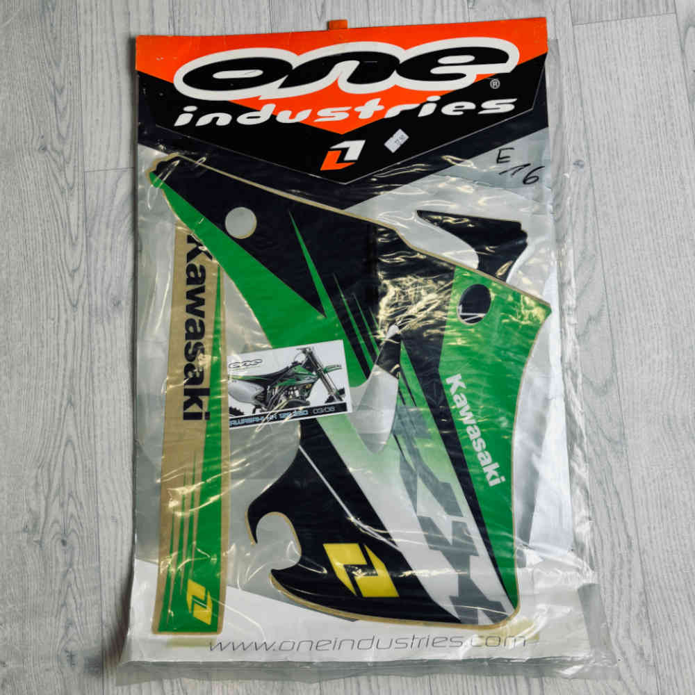 ONE INDUSTRIES Graphic Kit Dekorsatz passend für Kawasaki KX 125/250 03-06