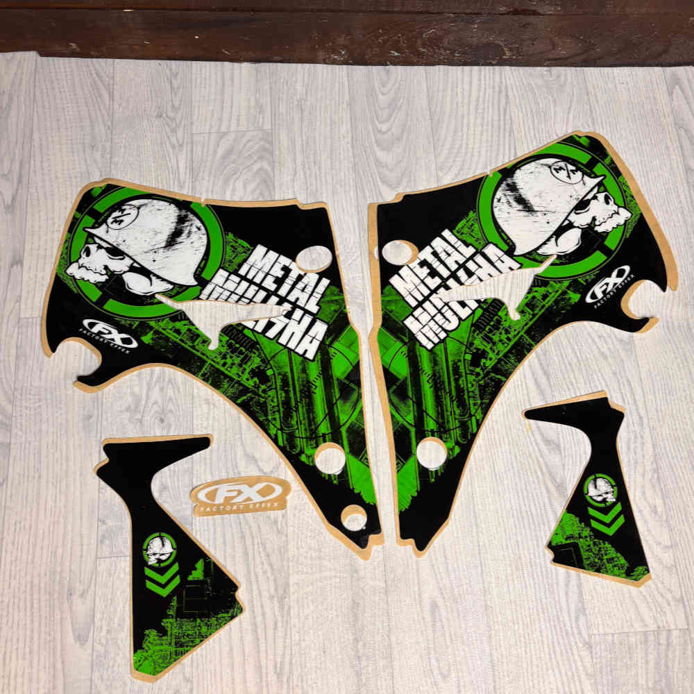 FACTORY EFFEX Full Metal Mulisha Totenkopf passend für Kawasaki KX 125/250 03-08
